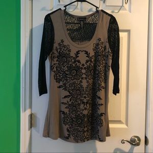 TAN BLACK TUNIC SIGNATURE STUDIO SMALL BLACK LACE SLEEVES